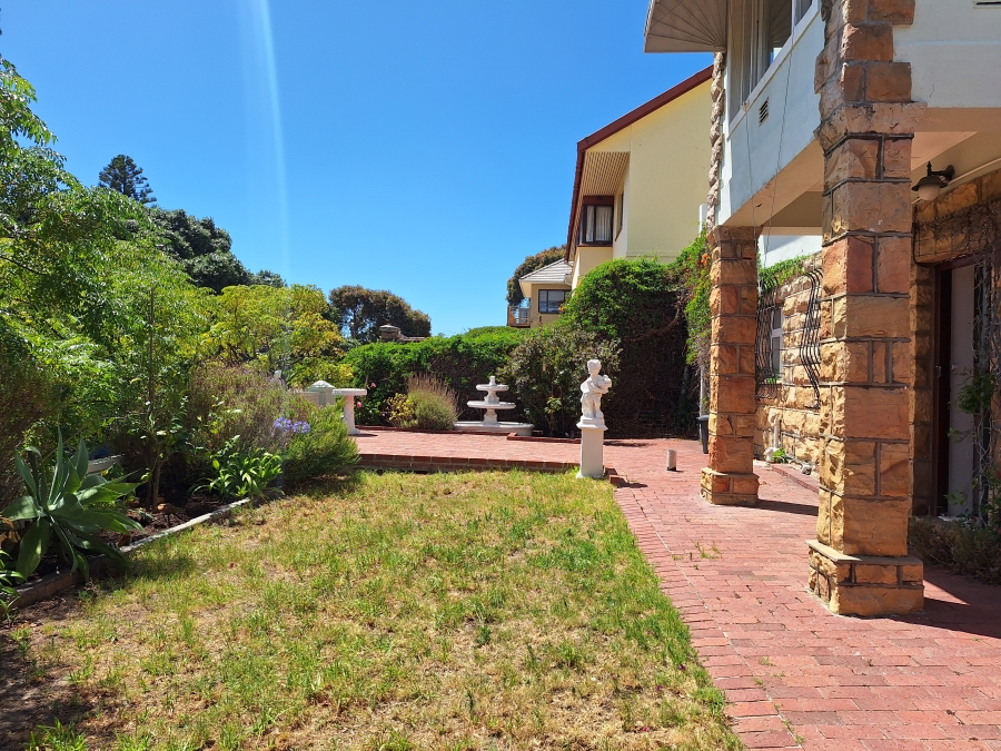 To Let 1 Bedroom Property for Rent in Fish Hoek Western Cape